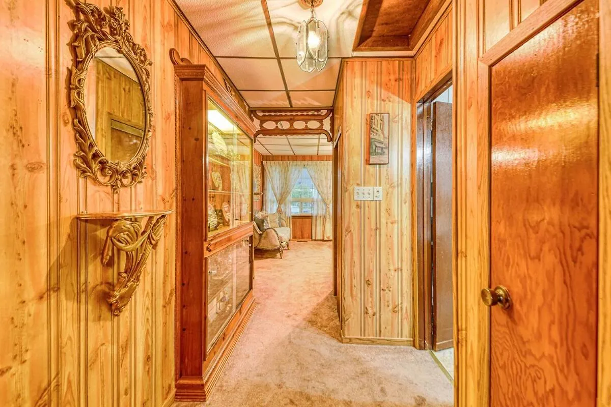 L'Anciennce Indigo-Vintage Stay,Hot Tub,5Min Falls Καταρράκτες του Νιαγάρα 0*,  Καναδάς