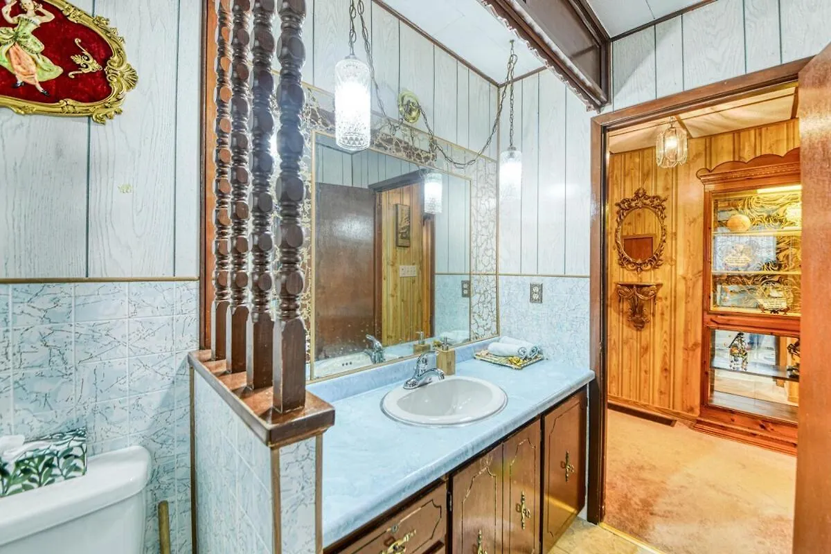 L'Anciennce Indigo-Vintage Stay,Hot Tub,5Min Falls Καταρράκτες του Νιαγάρα