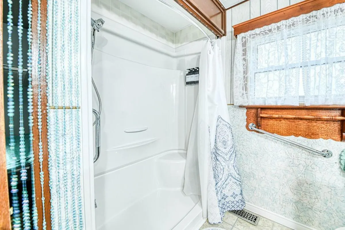 Σπίτι διακοπών L'Anciennce Indigo-Vintage Stay,Hot Tub,5Min Falls Καταρράκτες του Νιαγάρα Καναδάς